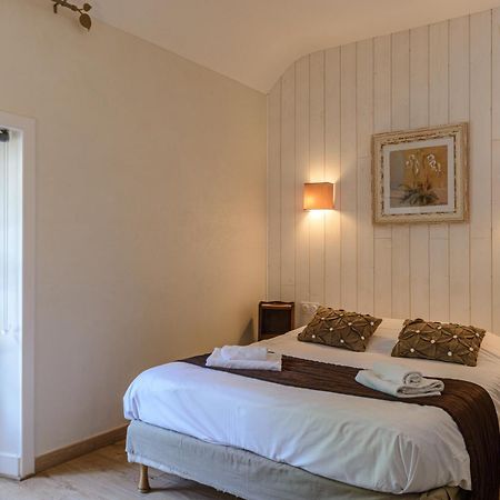 Le Vieux Moulin Hotel Hede-Bazouges ภายนอก รูปภาพ