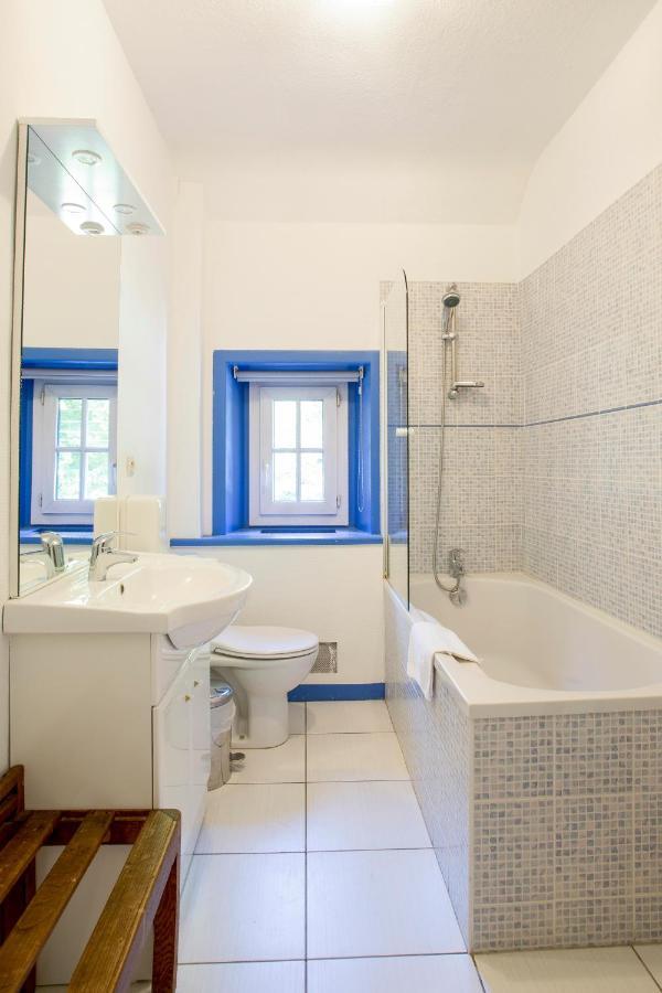 Le Vieux Moulin Hotel Hede-Bazouges ภายนอก รูปภาพ